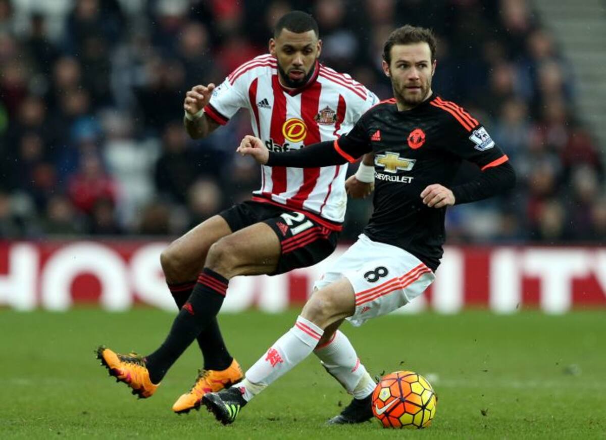 La inesperada derrota ante Sunderland ha vuelto poner en duda la continuidad del holandés en el banco de Old Trafford AP Scott Heppell