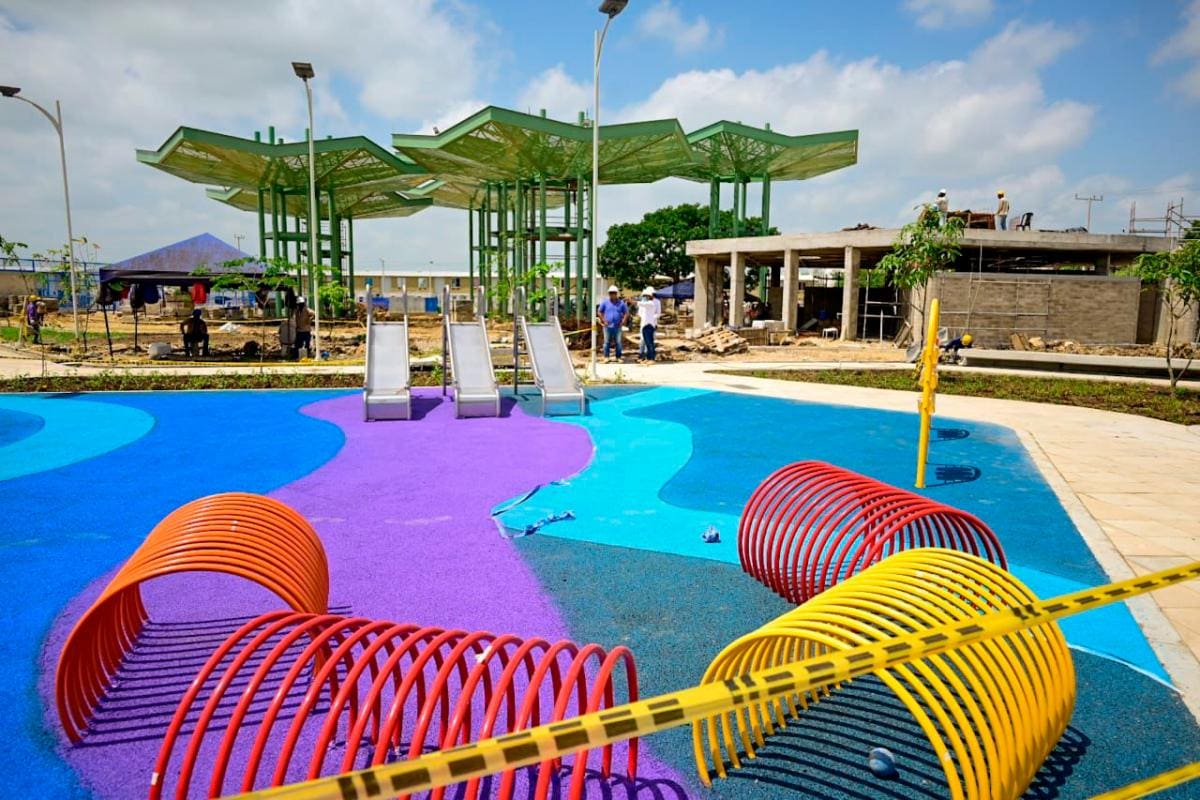 Parque Bicentenario, construido por la Compañía Hotelera Cartagena de Indias S.A. en cumplimiento del fallo del Consejo de Estado.