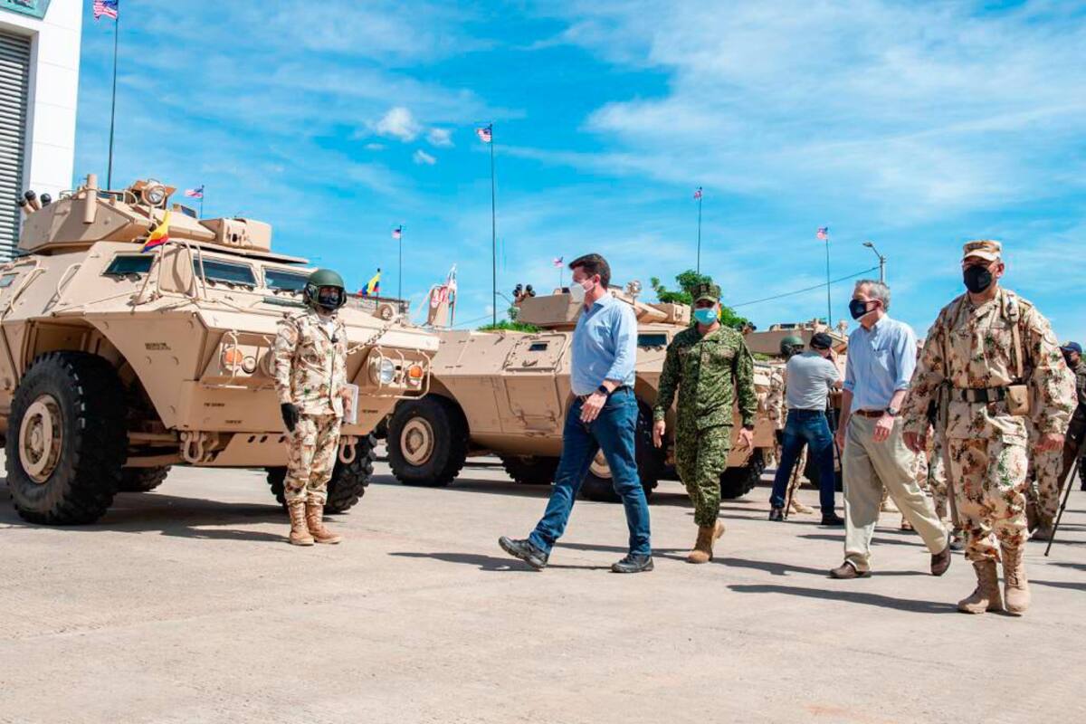 20 vehículos blindados entregó EE. UU. a las Fuerzas Militares del país