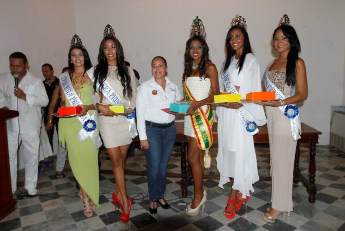 El Instituto de Patrimonio y Cultura hizo entrega de los premios a las ganadoras del Reinado de la Independencia y demás gestores culturales. AROLDO MESTRE – EL UNIVERSAL