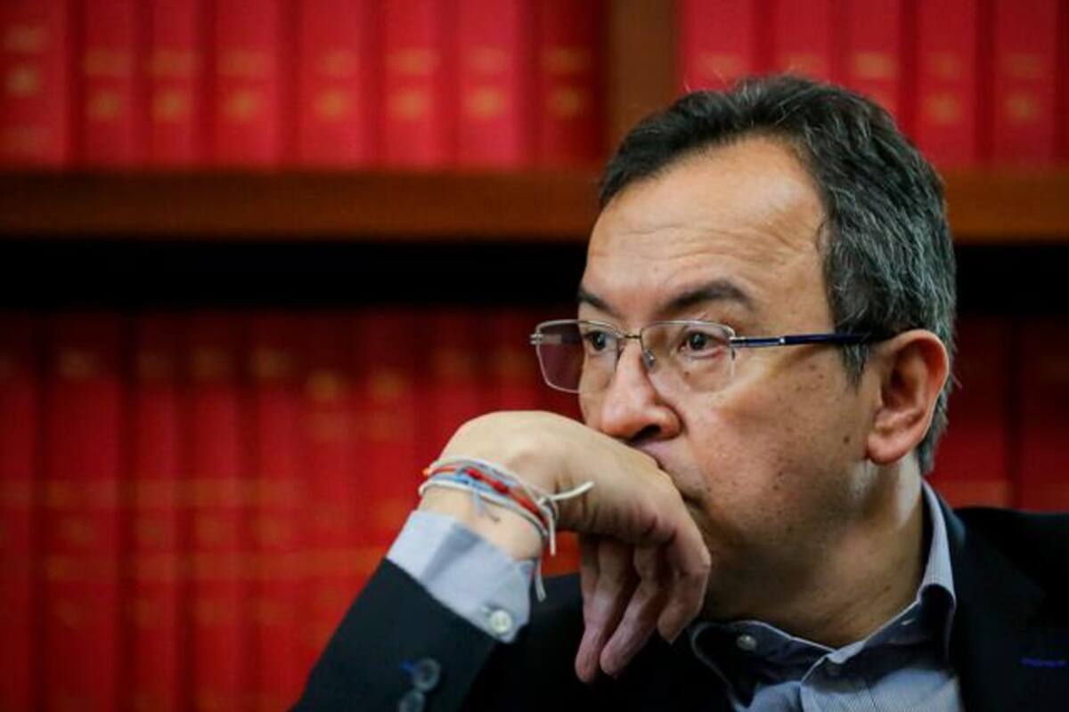 Fiscalía reveló que exministro Prada habría ofrecido 10 cupos a Nicolás Petro