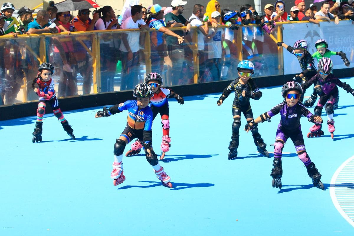Más de 400 patinadores rodaron de lo lindo en la Pista Jercy Puello