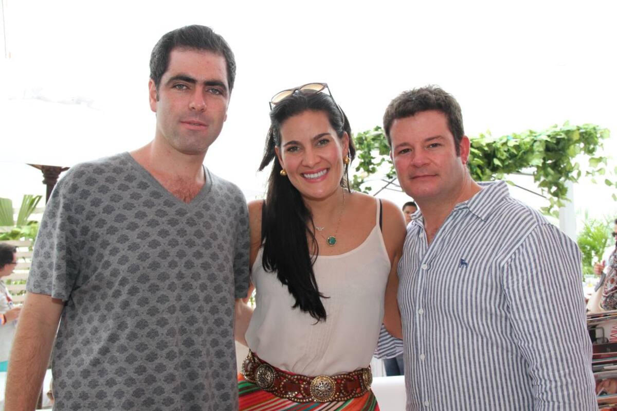 Santiago Durán, Vanessa De la Torre y Héctor Ossa.