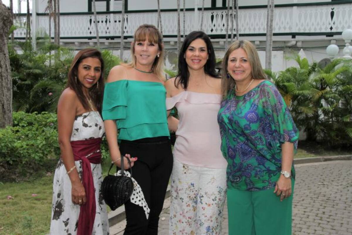 Mónica ZabaraÍn, Ivón Thorné, María Ligia Pareja y Claudia Lecompte. MARUJA PARRA