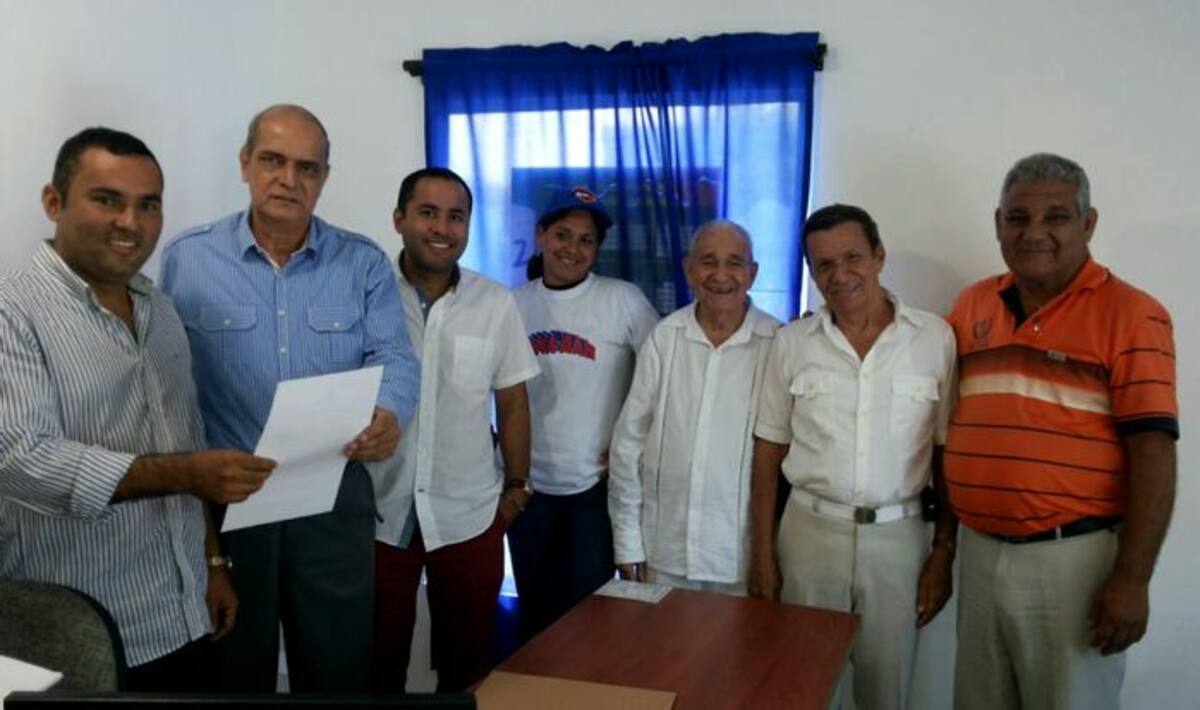 Jaime Rendón, durante su inscripción como aspirante a la Alcaldía de Cartagena, CORTESÍA