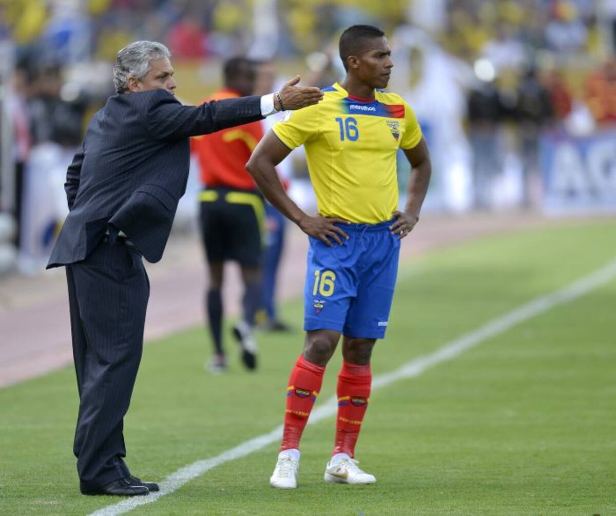 Reinaldo Rueda definió a los 23 jugadores convocados para un partido amistoso y dos por eliminatoria. AFP