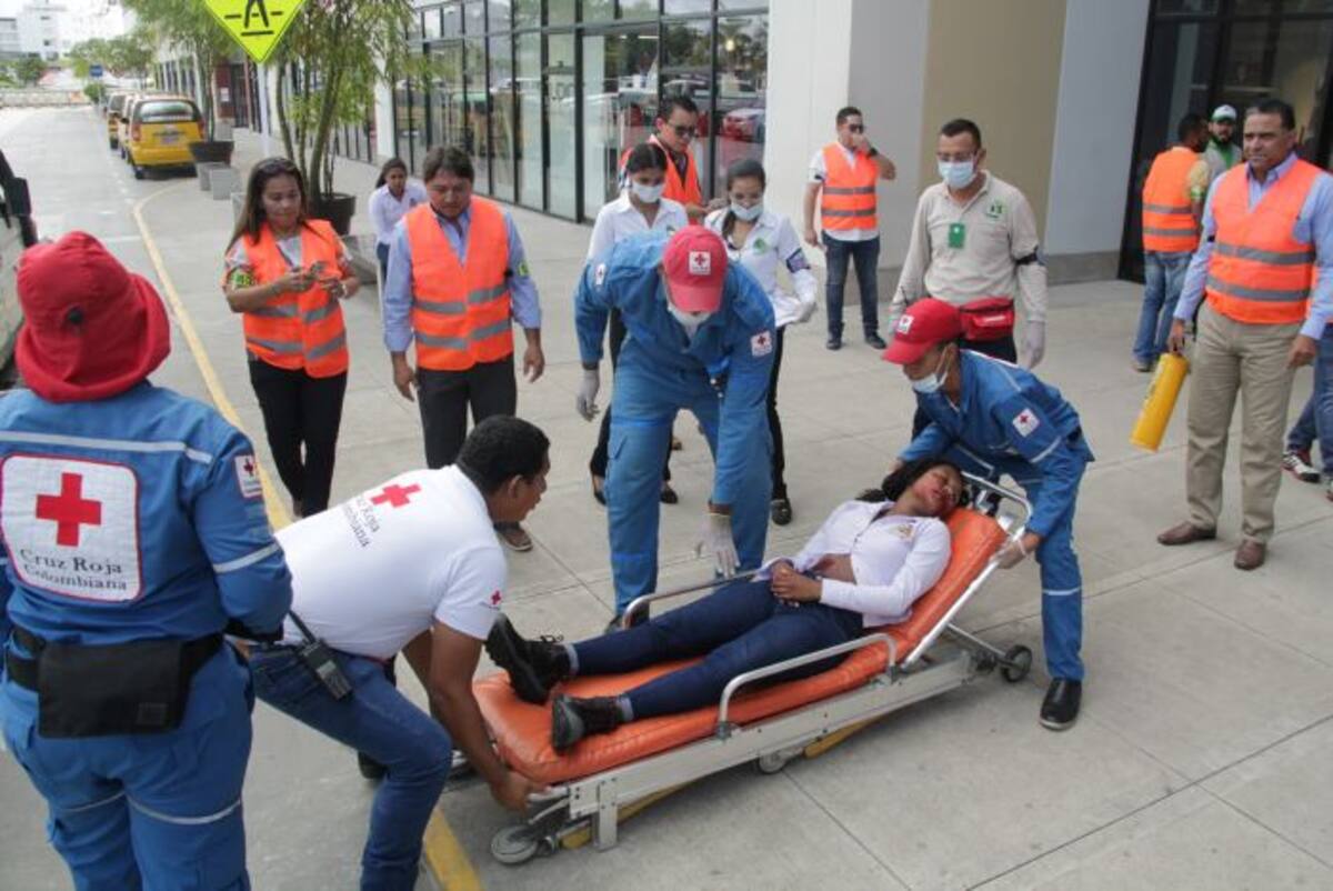 Entidades públicas y empresas privadas realizaron evacuaciones masivas durante el simulacro en Sincelejo. MANUEL SANTIAGO PÉREZ/EL UNIVERSAL