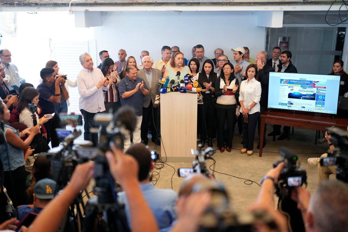 Oposición venezolana denuncia bloqueo de sistema para registro de candidata