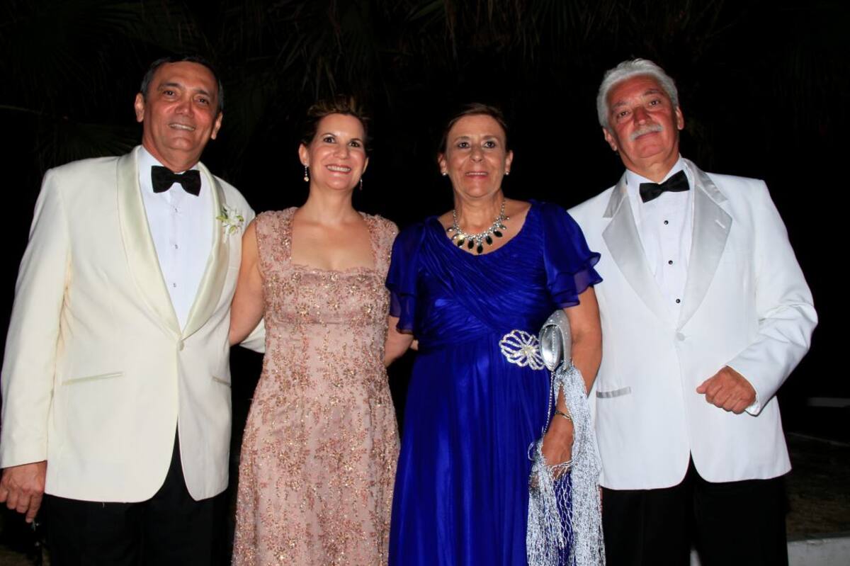 Alfonso Díaz, Luz Elena de Díaz, María Mercedes Acosta y Jaime Escobar Victoria.