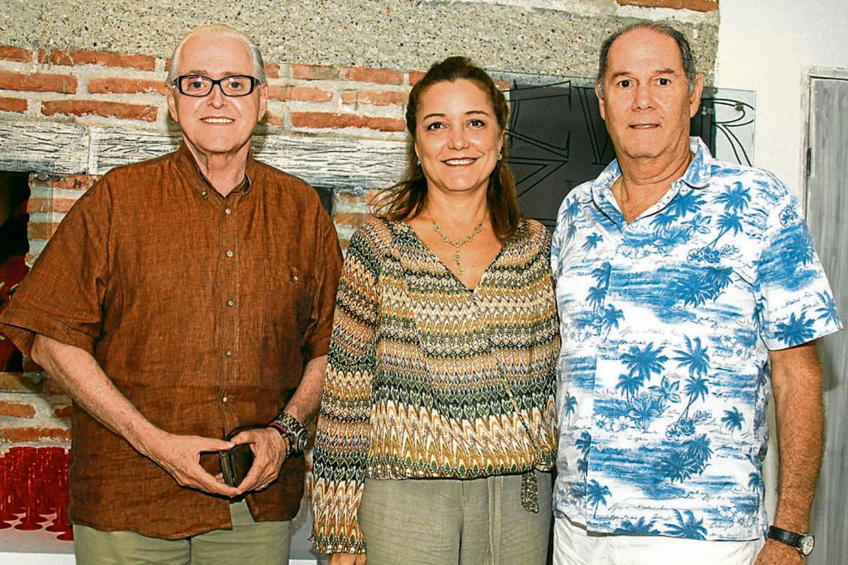 Héctor Trujillo, María Eugenia Betancur y Álvaro De Zubi-ría.