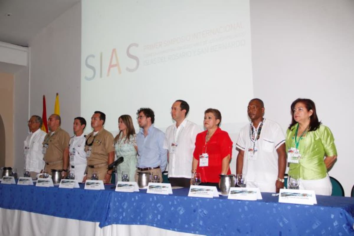 la instalación del simposio se realizó en el Salón Arcos del Hotel Caribe. Oscar Diaz