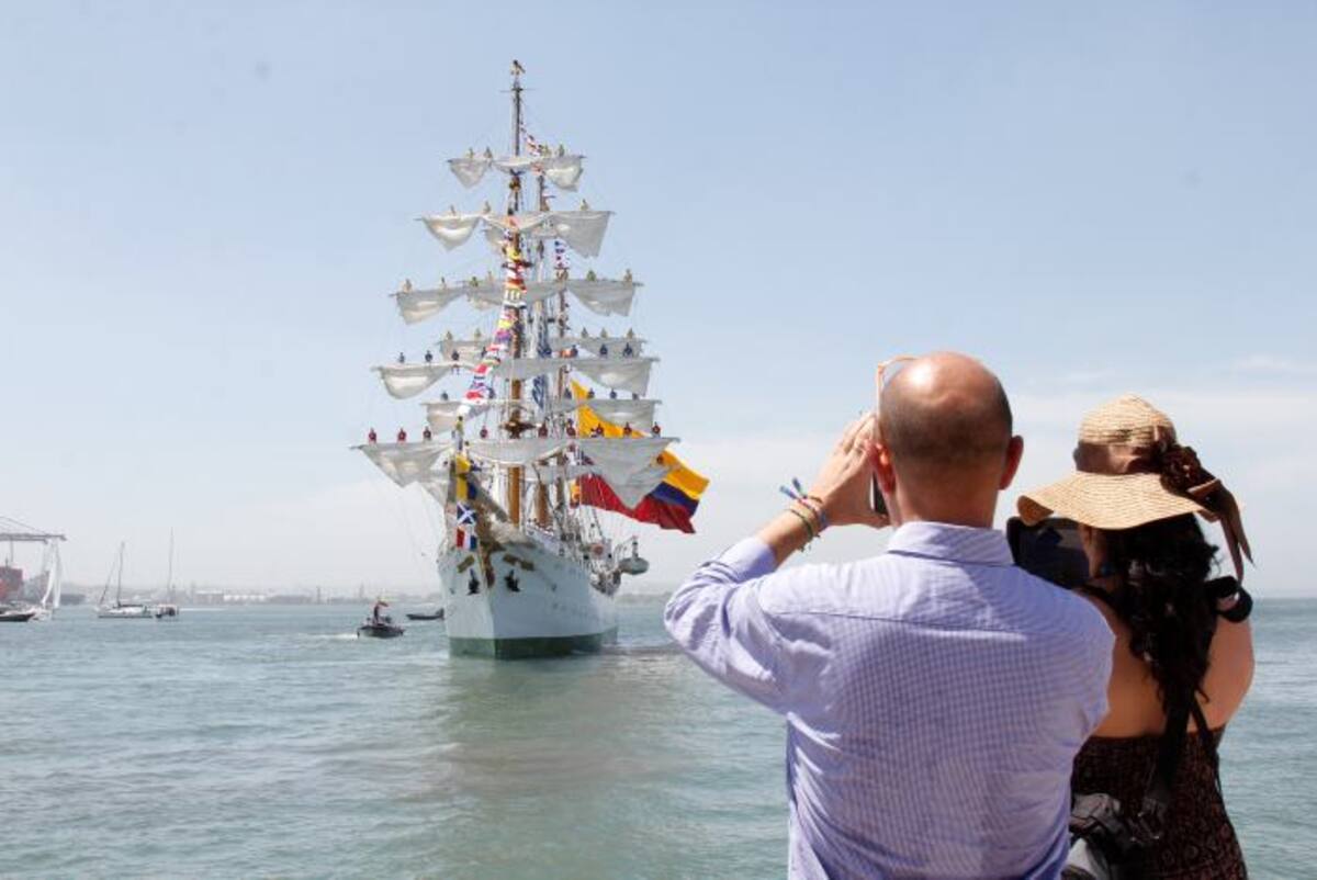 Según datos estadísticos de la Armada Nacional, en sus 48 años, el Gloria ha navegado más de 800 mil millas náuticas en un total de 8.791 días de navegación, lo que equivale a darle 117 vueltas al mundo. Foto: Kailline Giraldo