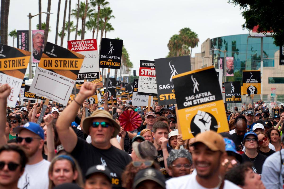 ¡Es un hecho! Sindicato de Guionistas pone fin a huelga en Hollywood