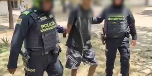 Capturado hombre con un arma de fuego y panfletos extorsivos de ‘Los Costeños’