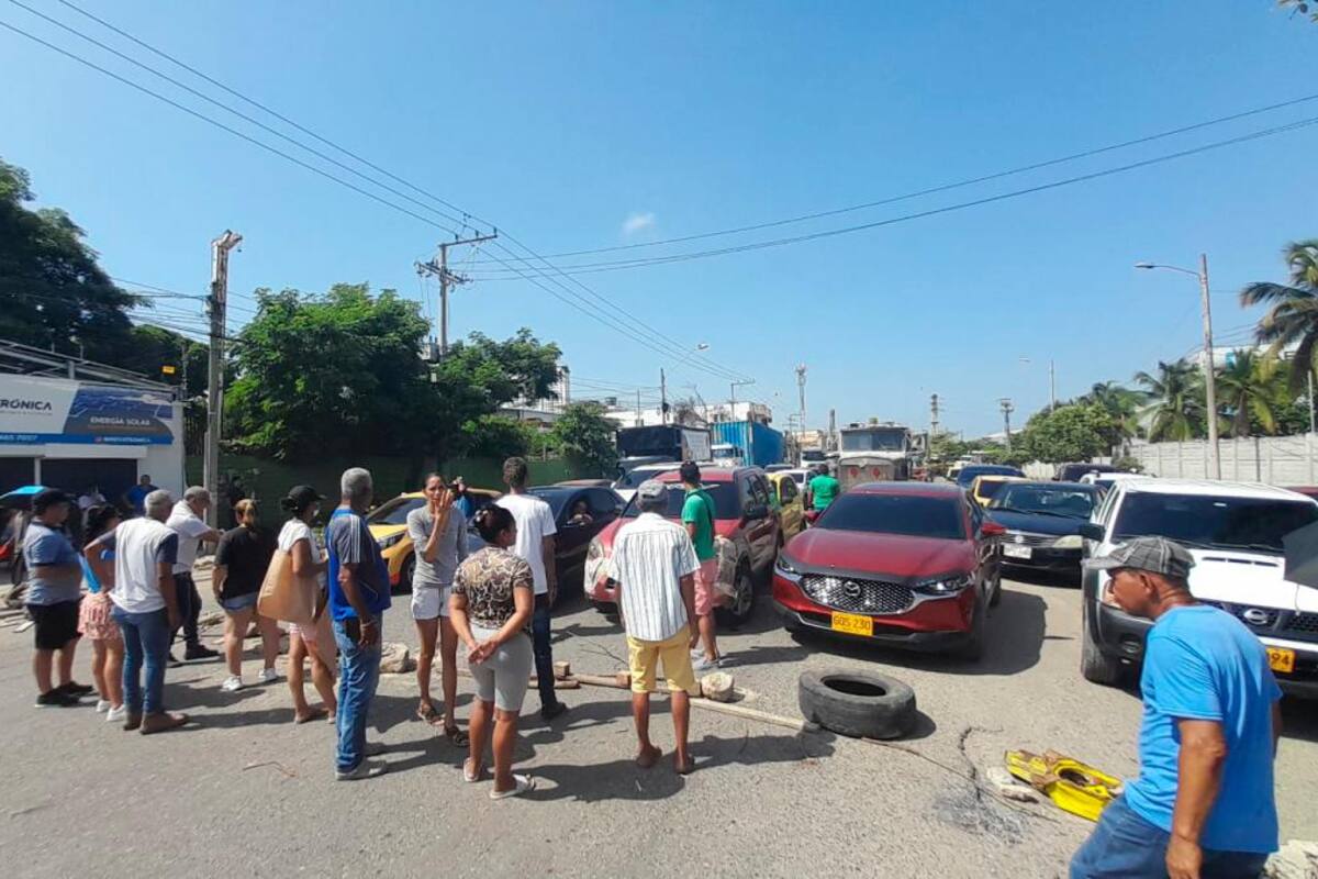 ¡Atención! Monumental trancón en el Corredor de Carga por protesta en Santa Clara