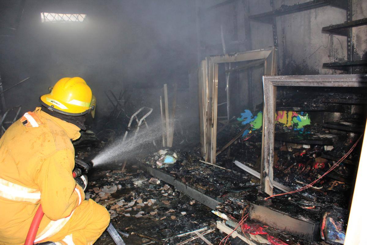 Bomberos de Arjona denuncian que trabajan “con las uñas”