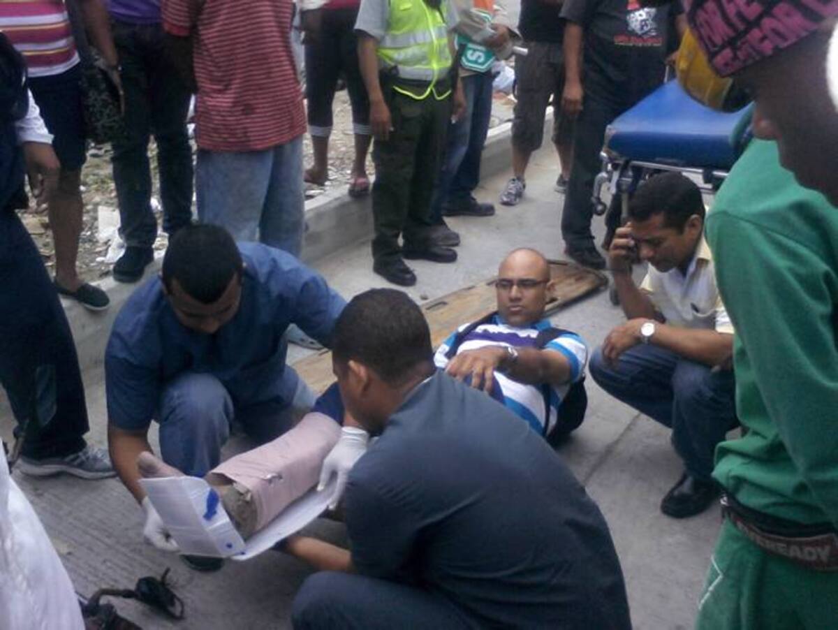 Al parecer la buseta de Ternera perdió los frenos y se metió contra una casa. EL UNIVERSAL