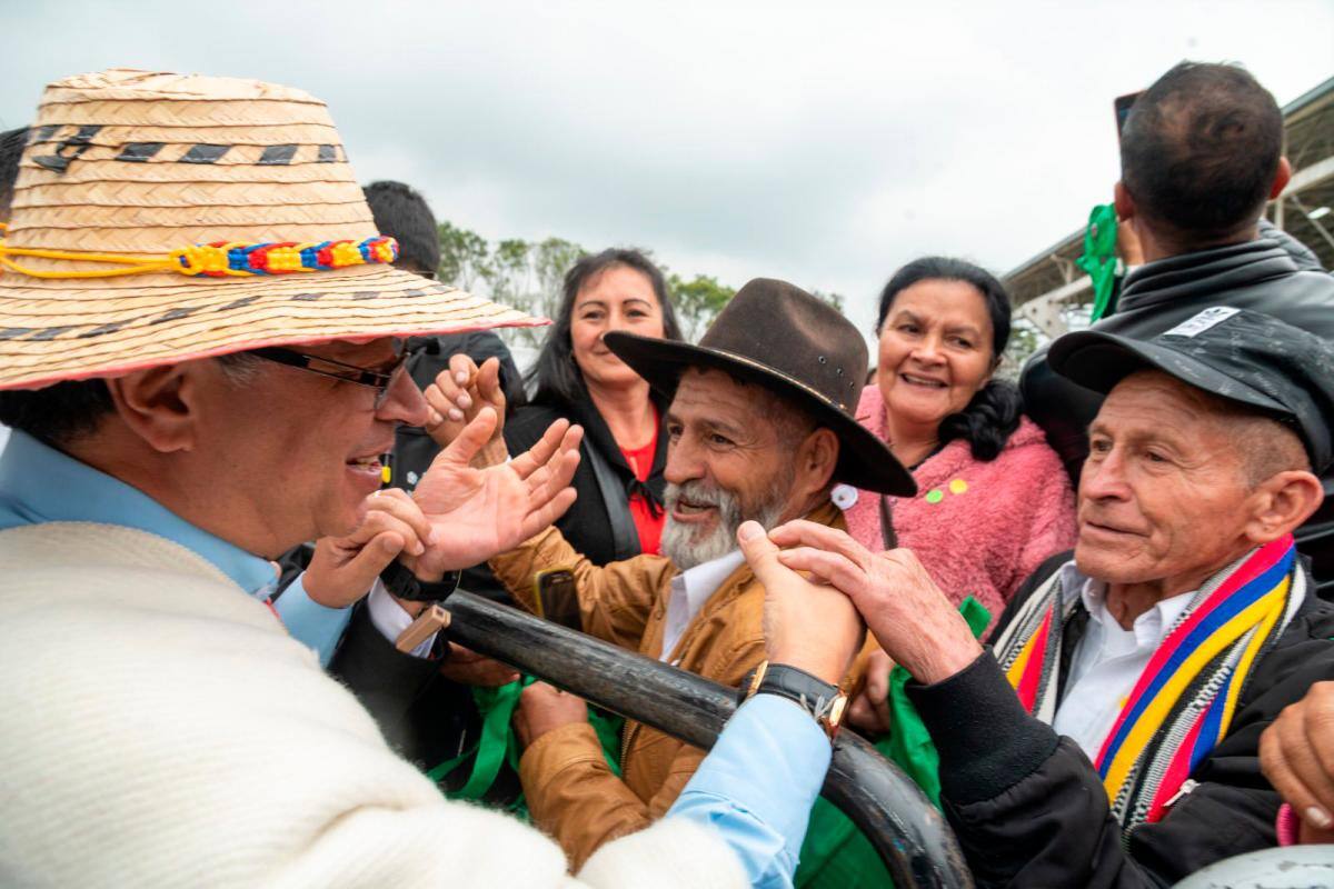 Petro a Fedegán: “venta de tierras para reforma agraria es ya, no en 20 años”