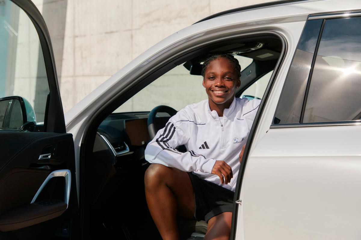 El lujoso carro que recibió Linda Caicedo por ser jugadora del Real Madrid