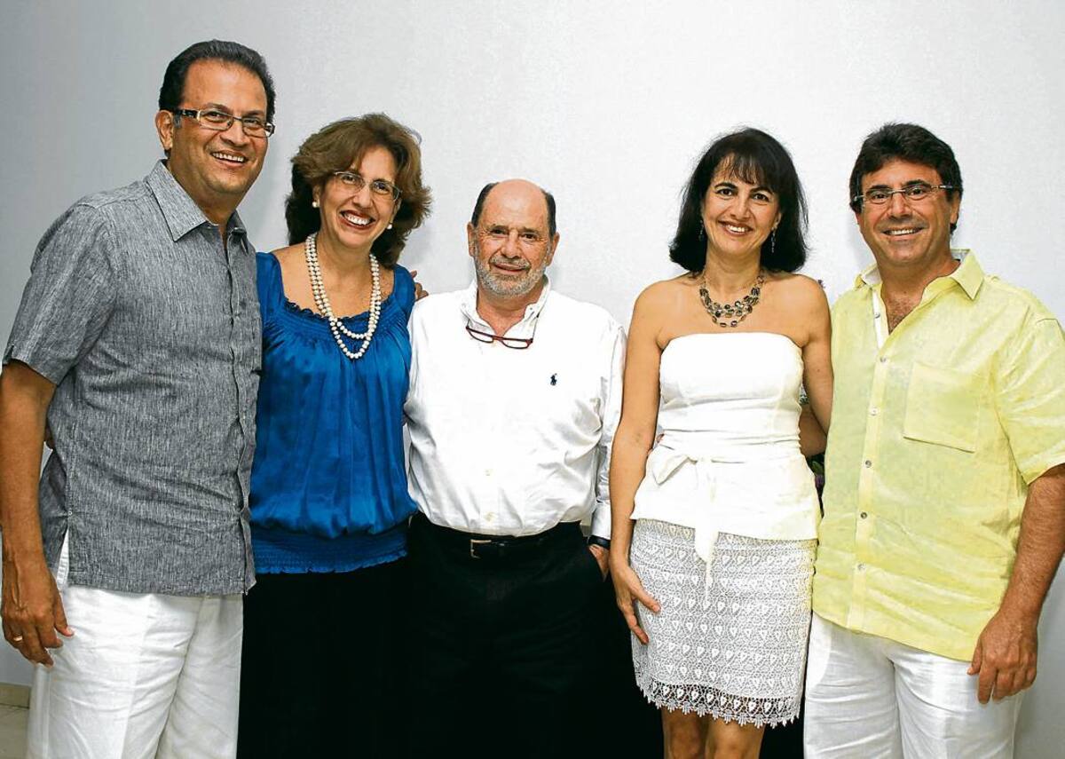 Rafael Pereira, Patricia Martínez, Martín Echavarría, Patricia de Gedeón y Carlos Gedeón. Maruja Parra /El Universal/