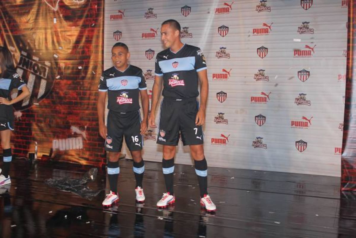 El uniforme alterno será una mezcla de negro con azul celeste. SATURNINO VÁZQUEZ