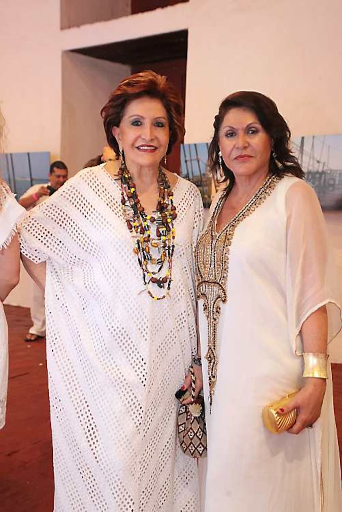 Amalín de Hazbún y Consuelo Zuluaga.