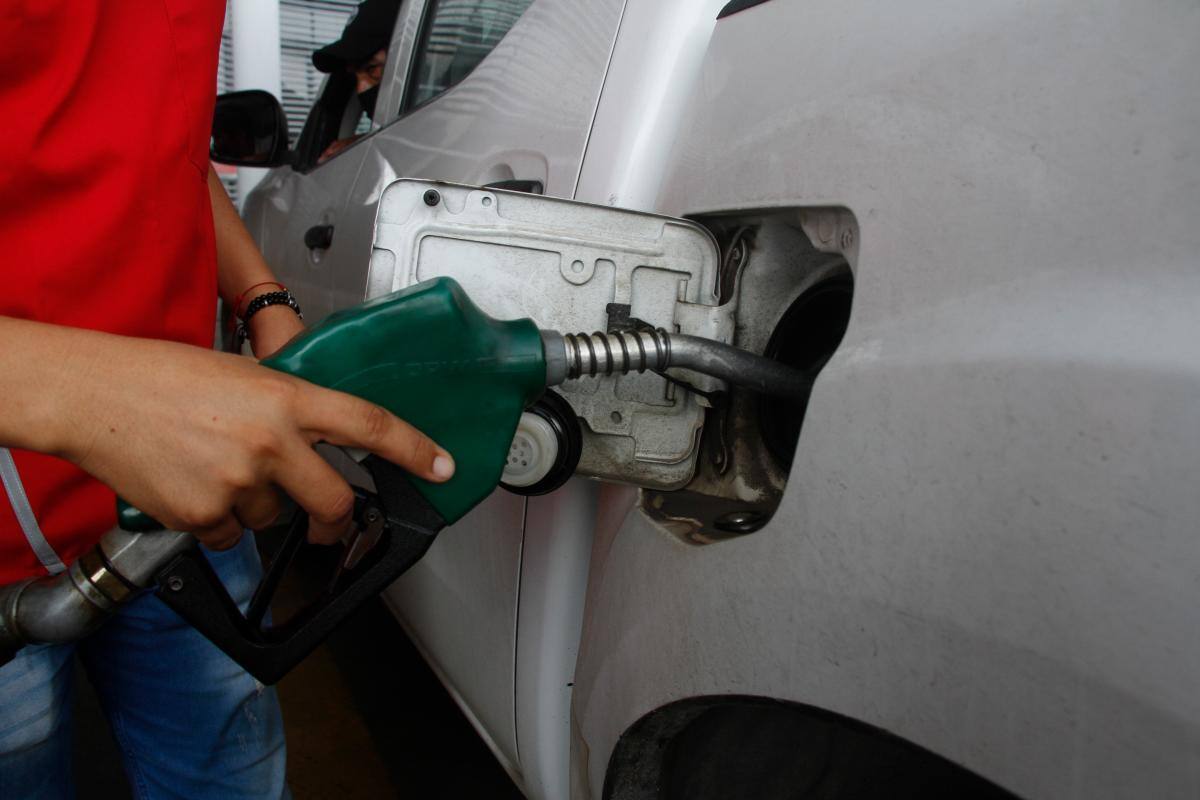 Dos razones por las que caen ventas de gasolina en Colombia