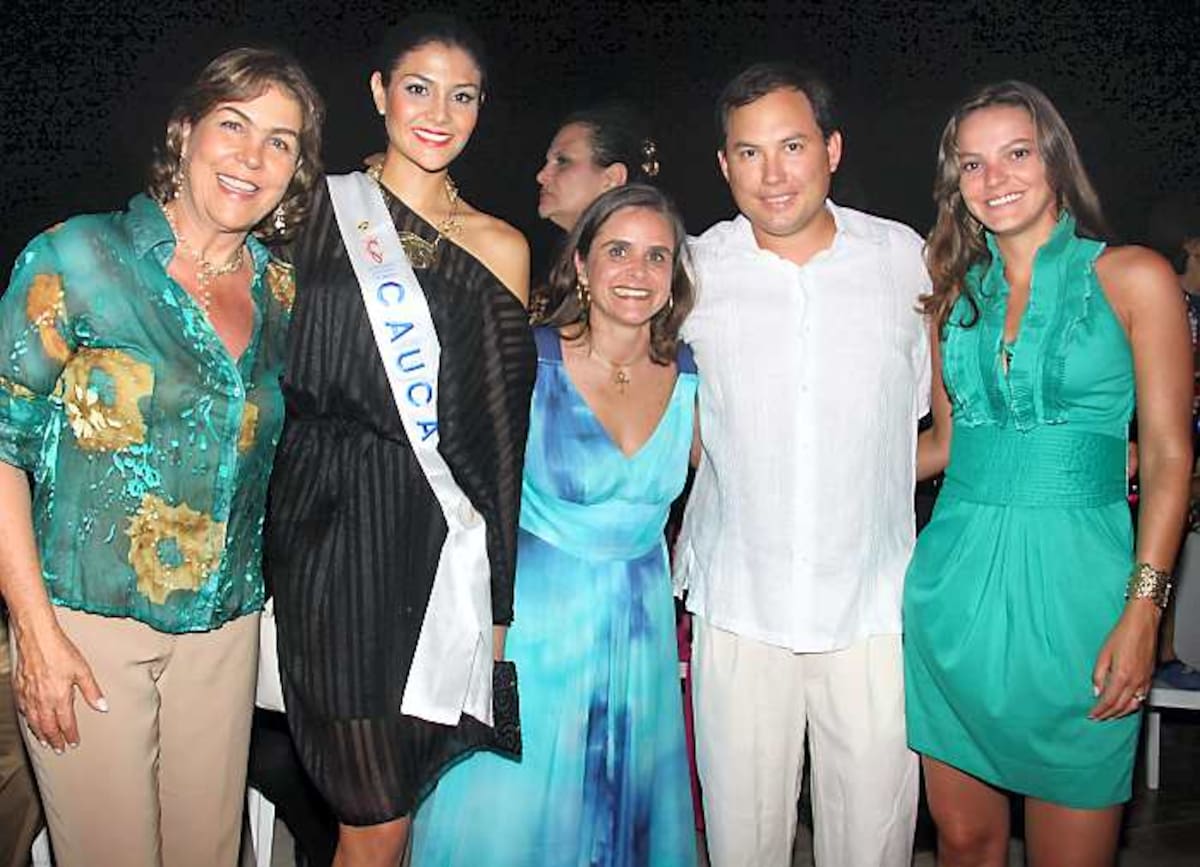 Virginia Angulo, Señorita Cauca, Jeniffer Martínez; Ana María González, Darío Pacheco y Paola Otoya. Fotos/ Maruja Parra /El Universal
