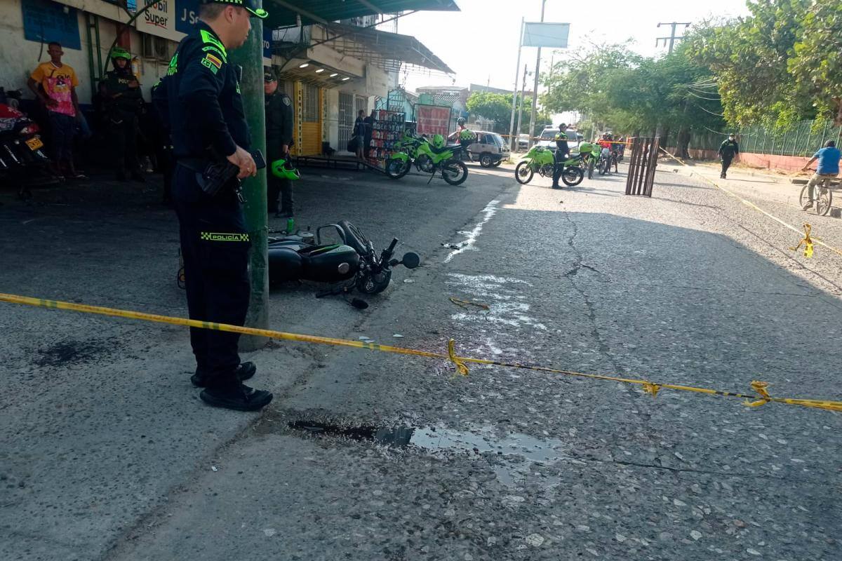 Olaya: sicario disparó 6 veces a motociclista frente al colegio Foco Rojo
