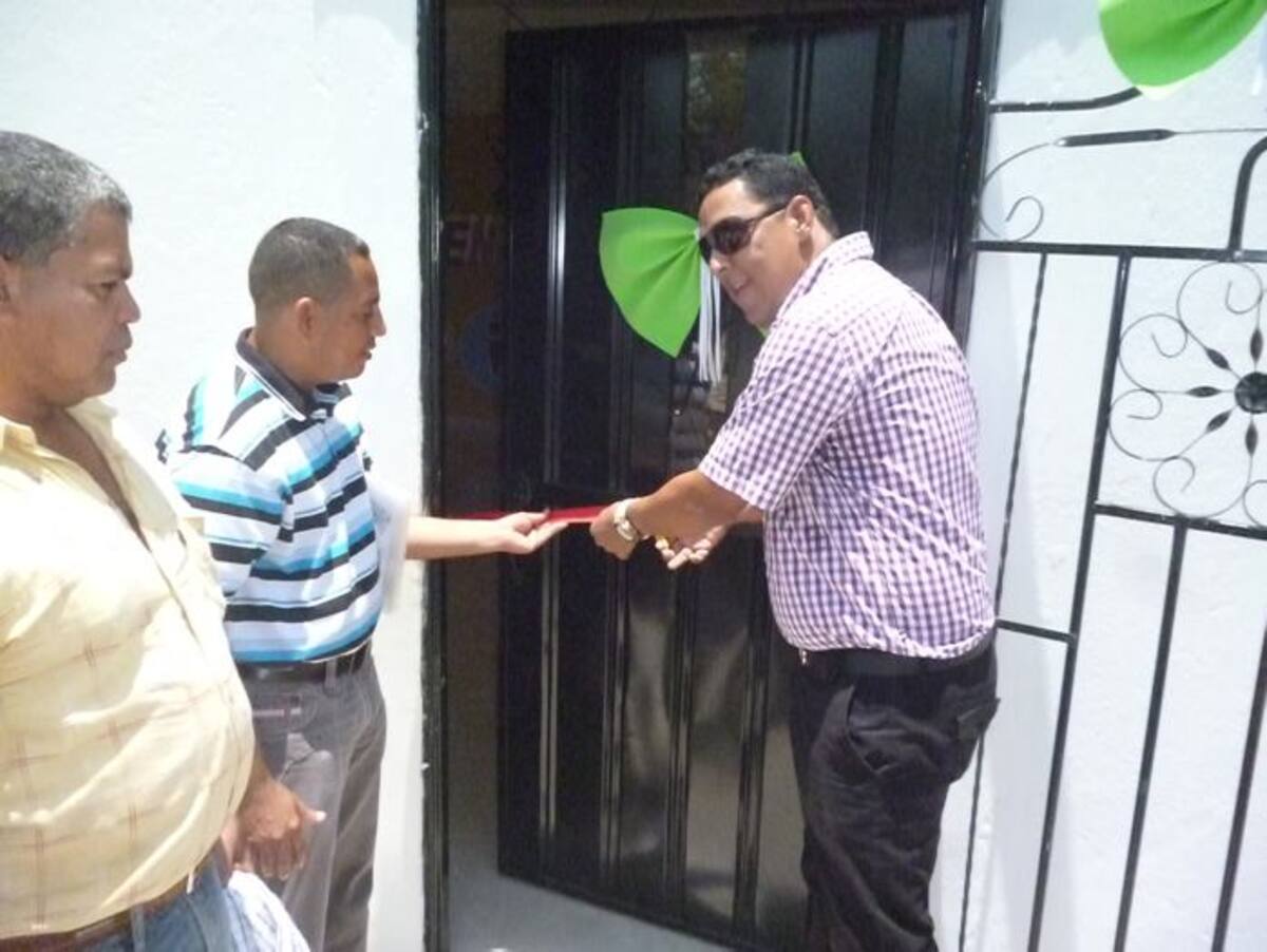 El alcalde de Arenal, Roger Suárez, inauguró el CDI y lo entregó a la comunidad. Cortesía