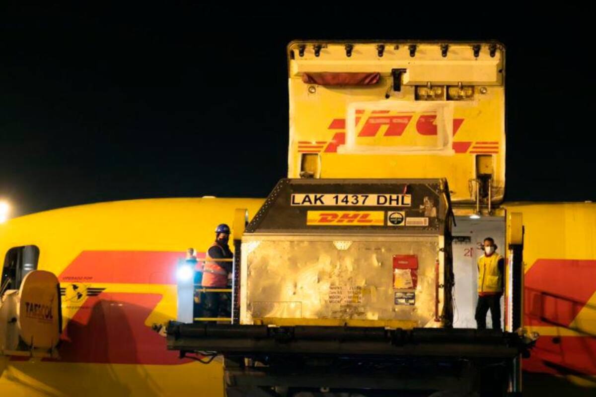 Nuevo lote de 77.200 vacunas anti COVID de Pfizer llega a Colombia