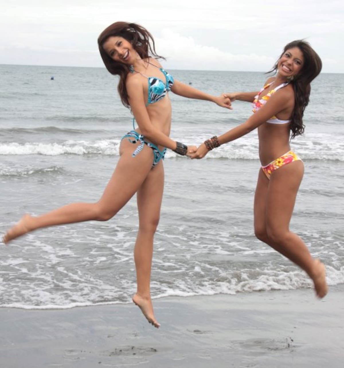 Laura Cantillo y Estephanie Aileen Alberti Rodríguez.