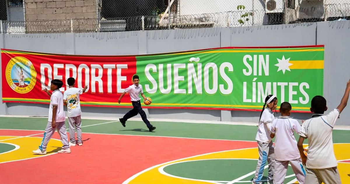 In photos: this is the new multi-sports court of I.E Santa María, in Cartagena