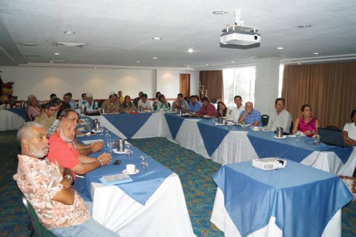 Más de 40 personas de 10 instituciones y organizaciones de los sectores públicos, privados y mixtos de Cartagena y la Región Caribe se reunieron en esta ciudad con la Viceministra de Turismo, Tatyana Orozco, para fomentar las políticas de turismo del país.