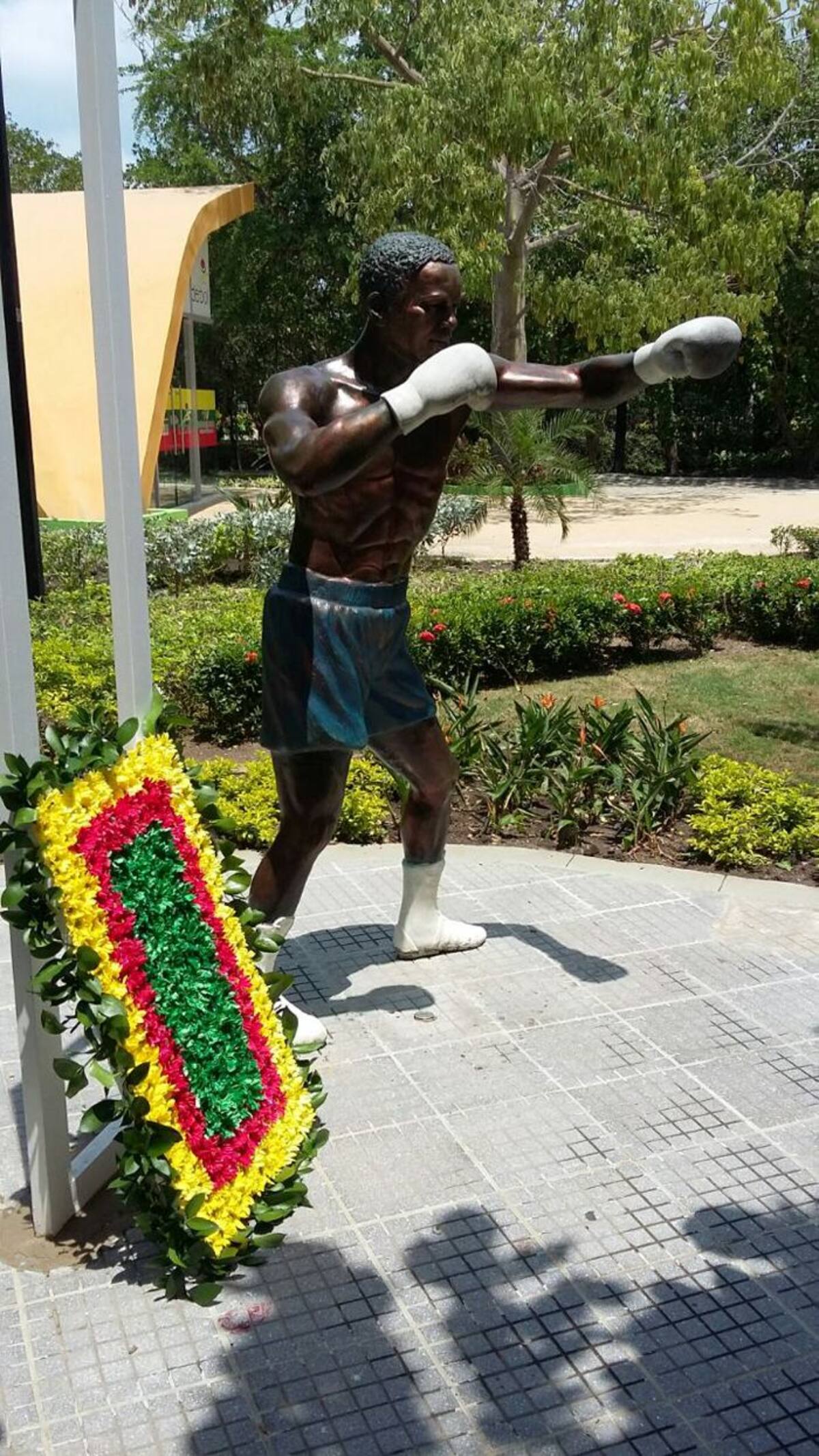 Estatua de Rodrigo 'Rocky' Valdés en el parque Espíritu del Manglar. Luis Eduardo Herrán-El Universal