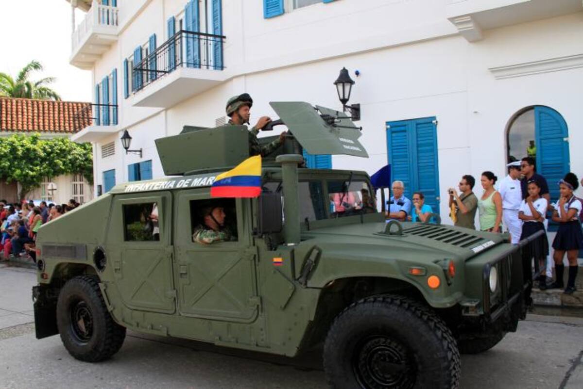 La Armada Nacional participó con sus diferentes unidades en el recorrido. zenia valdelamar
