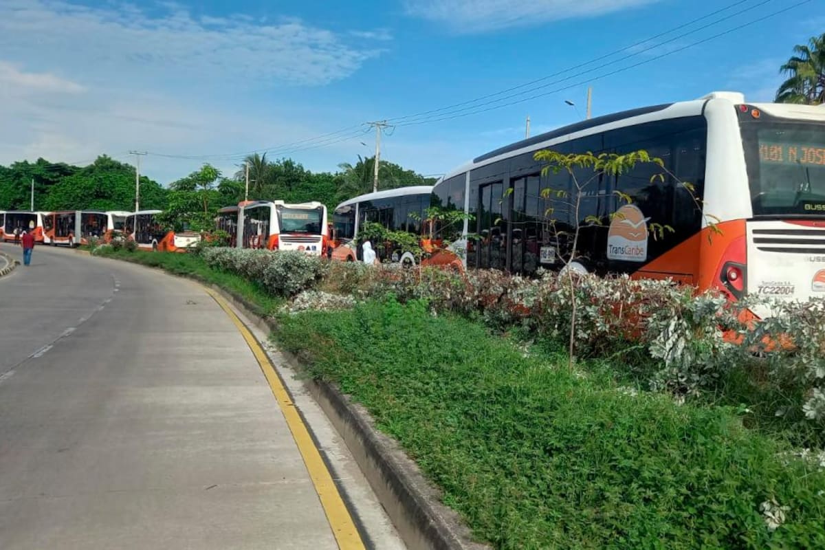 Buses de Transcaribe están represados por protesta en la Pedro de Heredia
