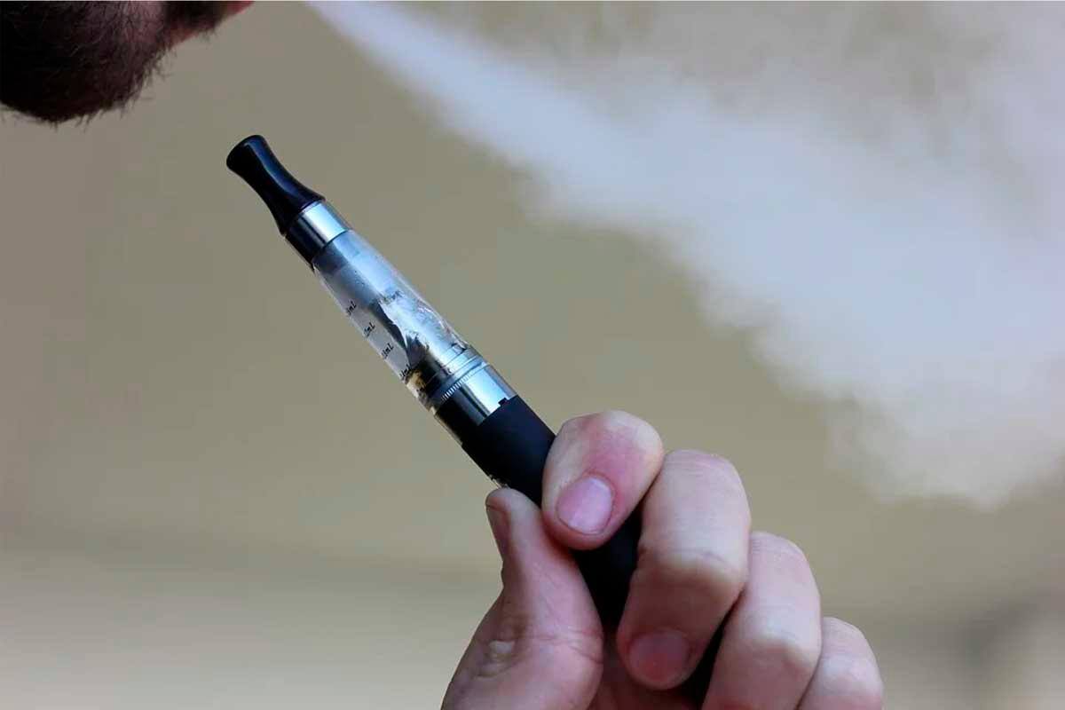 Reino Unido anuncia prohibición de vapeadores de un solo uso