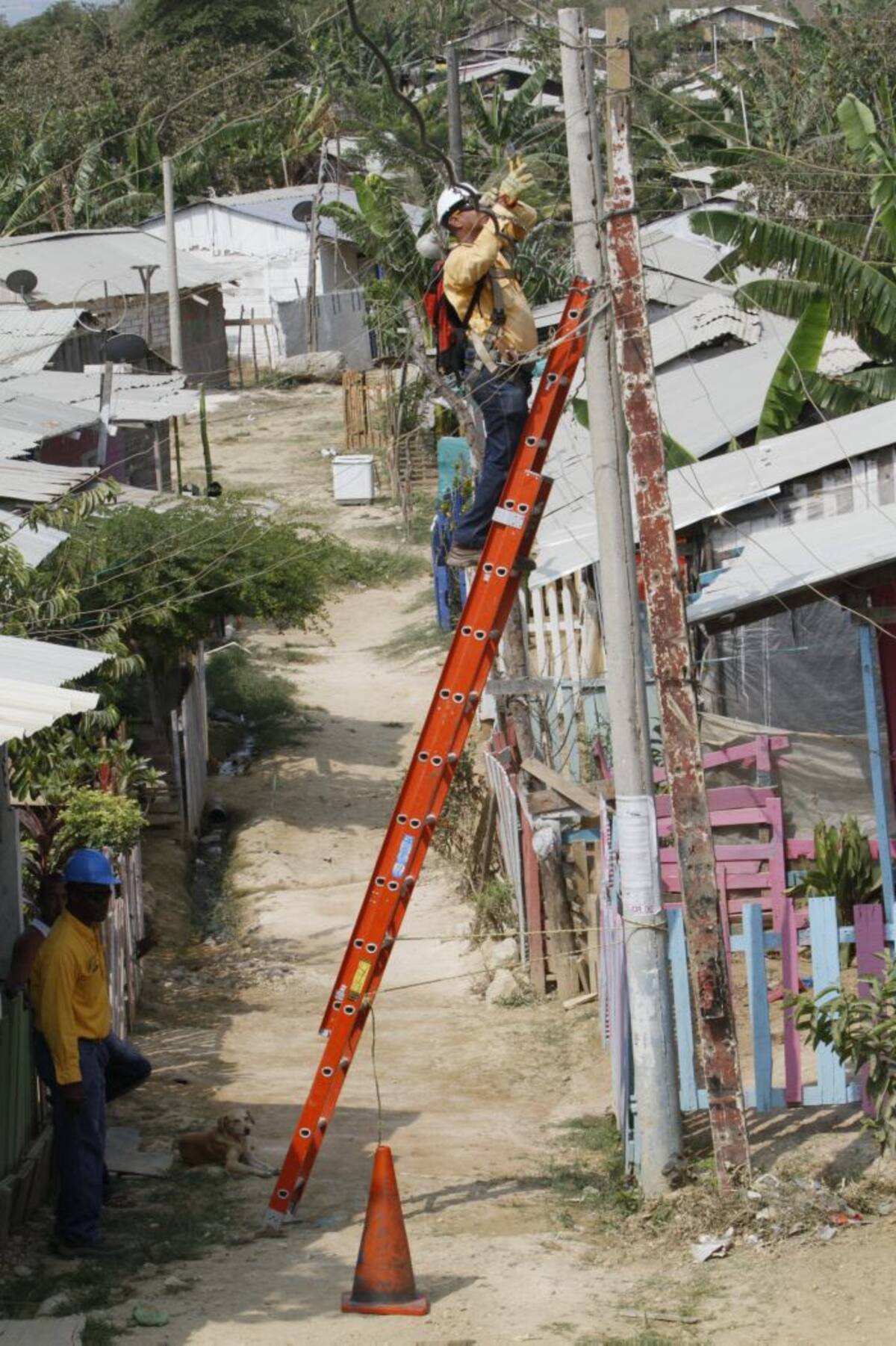 Energía Social es un programa de Electricaribe cuyo fin es formalizar el servicio de energía en los barrios subnormales. Archivo.