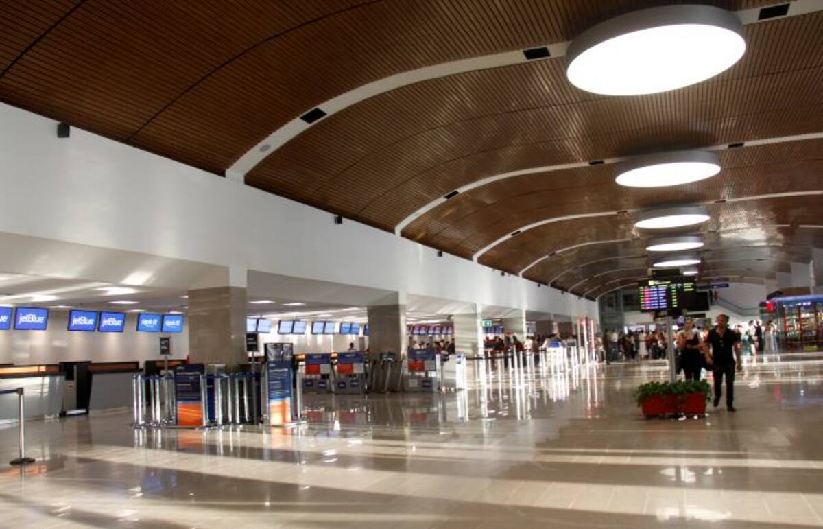 Aeropuerto Internacional Rafael Núñez Kailline Giraldo