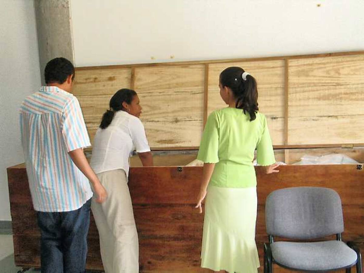 Los escrutinios departamentales que se adelantan en el auditorio del hospital fueron suspendidos ayer.