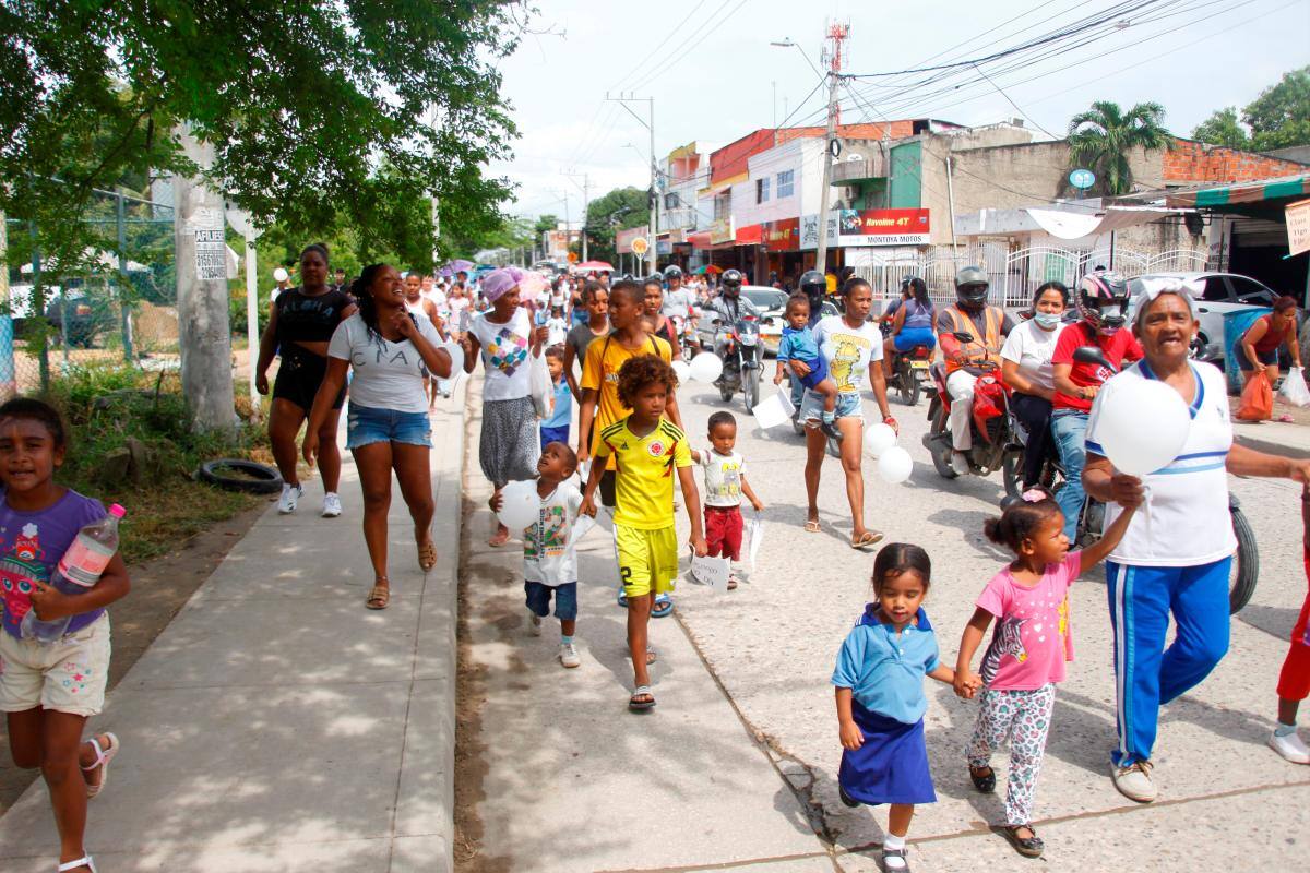 Video: Clamor y dolor en sepelio de Neyder, el niño asesinado en OIaya