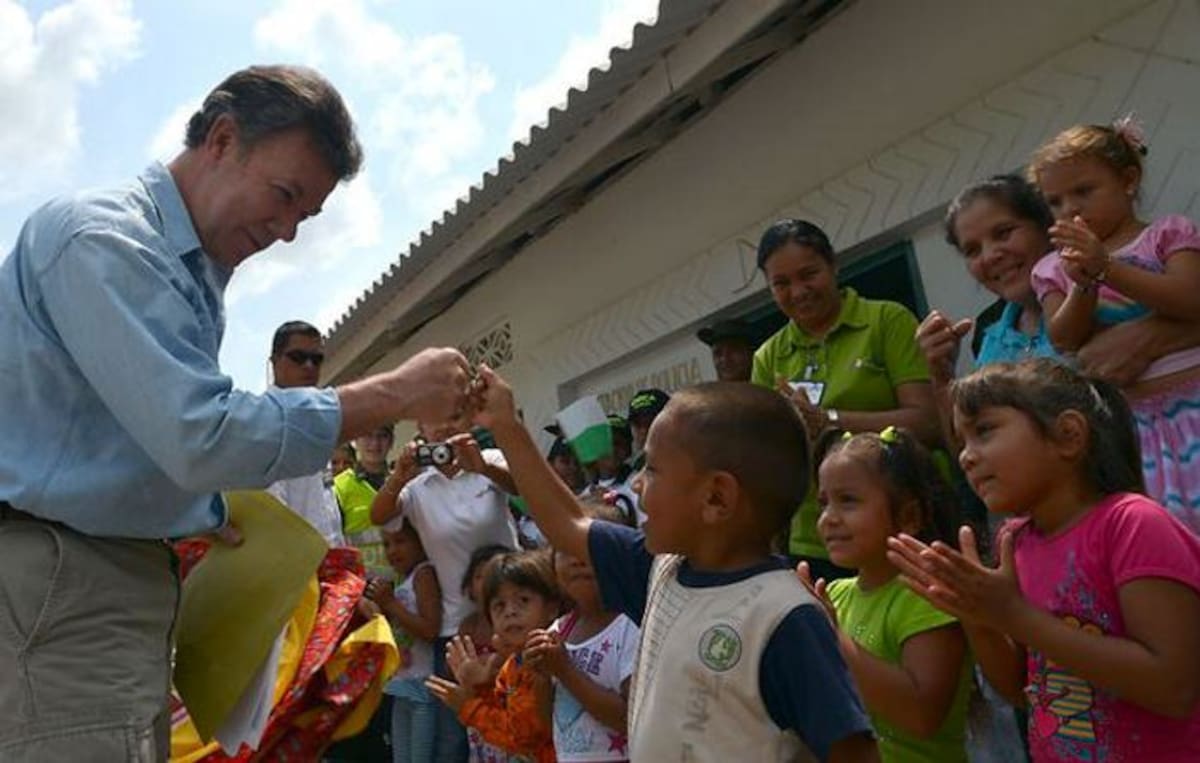Juan Manuel Santos está comprometido con la niñez. COLPRENSA