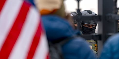 Revelan vídeos: Exagente de policía mata a su hijo de 11 años de 11 puñaladas en California, EE. UU.