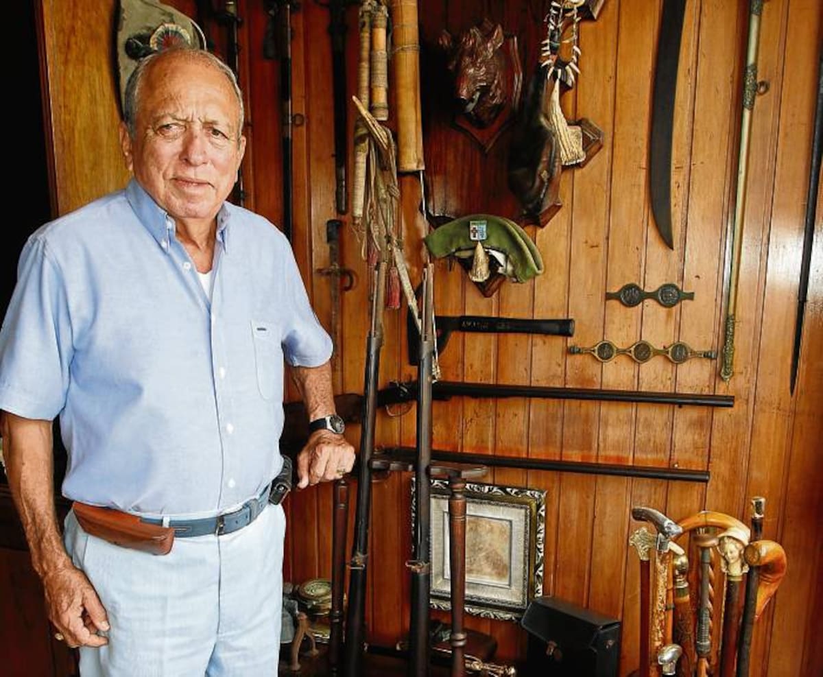 El almirante Rafael Grau Araújo sigue marcado por muchos remembranzas de su pasada vida militar en la Armada. AROLDO MESTRE-EL UNIVERSAL