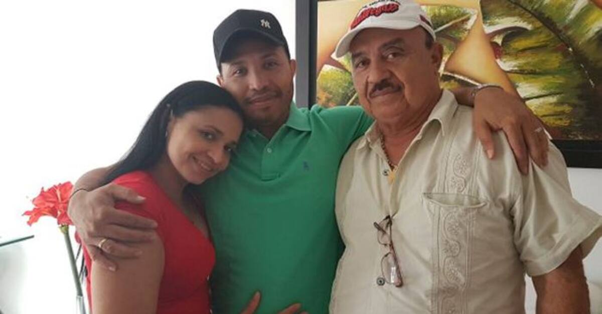 Regresó a Baranoa el abogado Leonardy Barbosa junto a su familia. cortesia