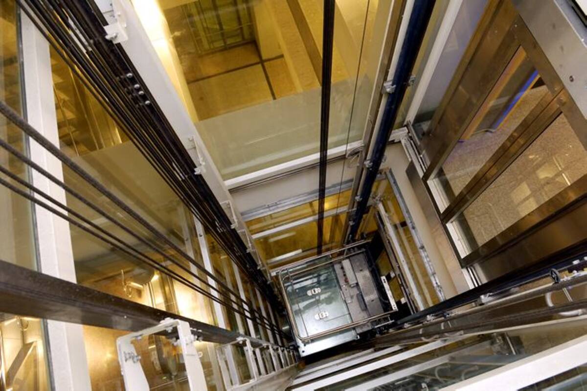 El Distrito, a través de su oficina de Control del Riesgos, velará por la seguridad de los ascensores y escaleras que funciones en edificios comerciales y públicos. Archivo