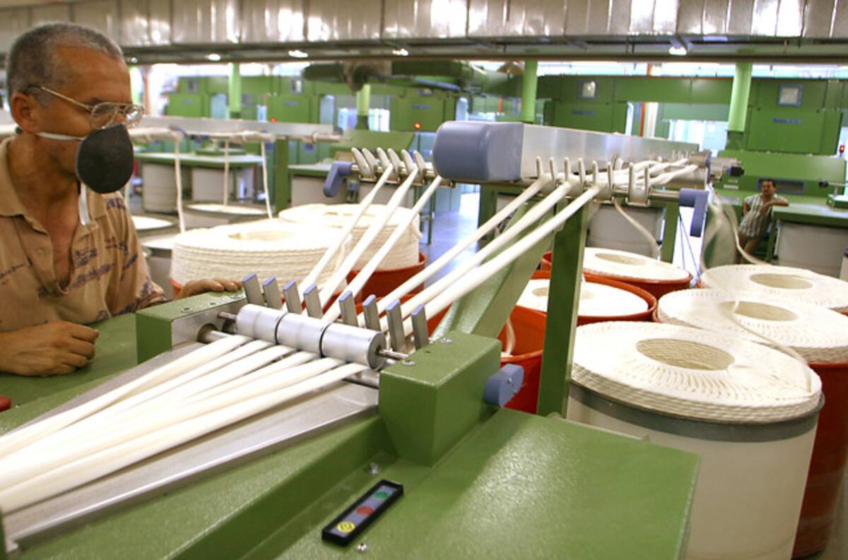 Empresa Fabricato en Bello. COLPRENSA