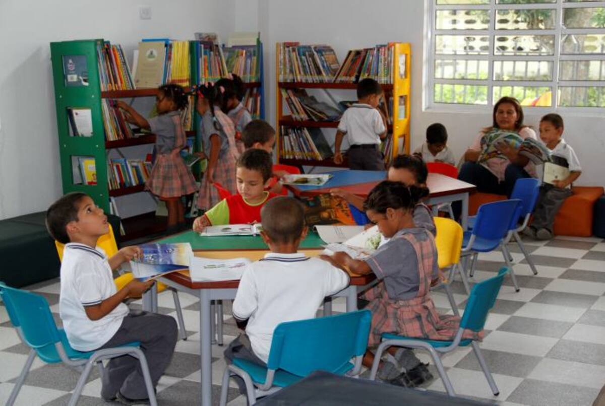 Los niños prometieron que cuidarán las bibliotecas.