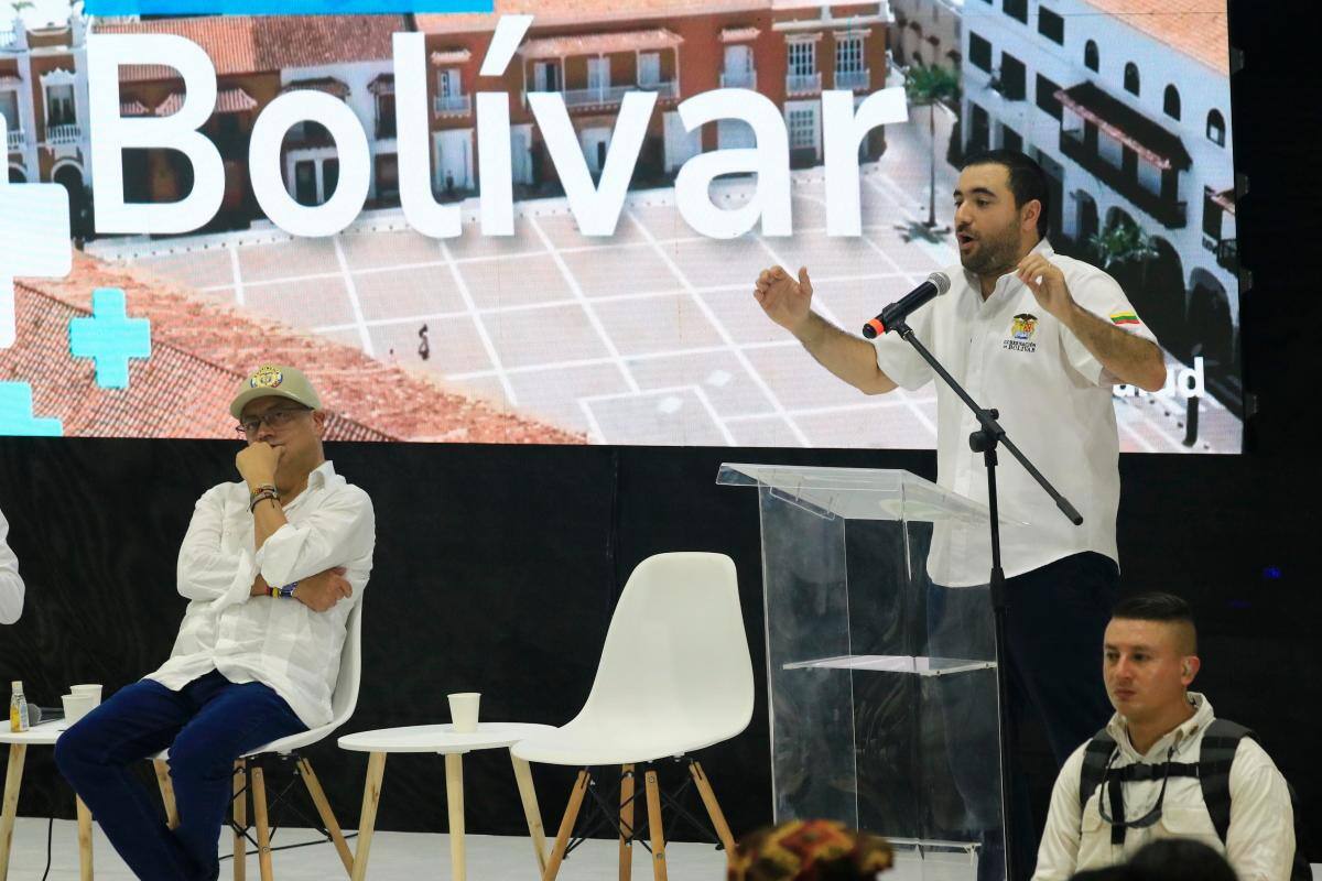 “¿Dónde está la plata de salud para Bolívar?: Yamil en cabildo con Petro